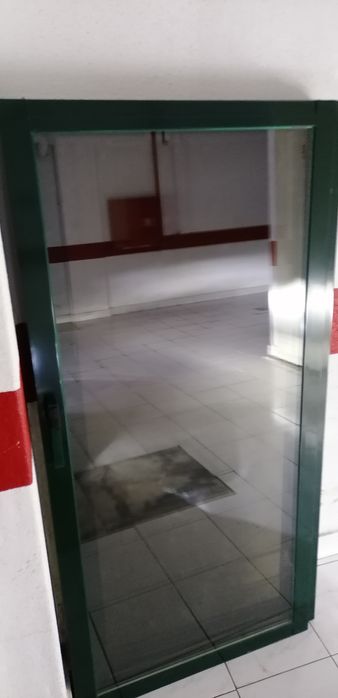 4 Janelas duplas em verde. Sem os caixilhos