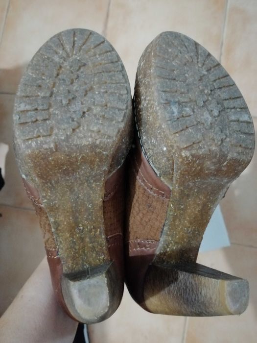 Sapato/Botim em cor camel