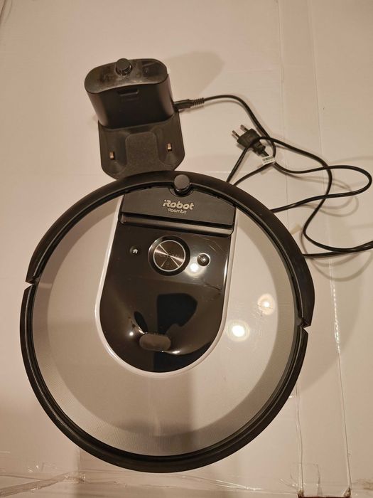 Robot odkurzający IROBOT ROOMBA i7 (WiFi)