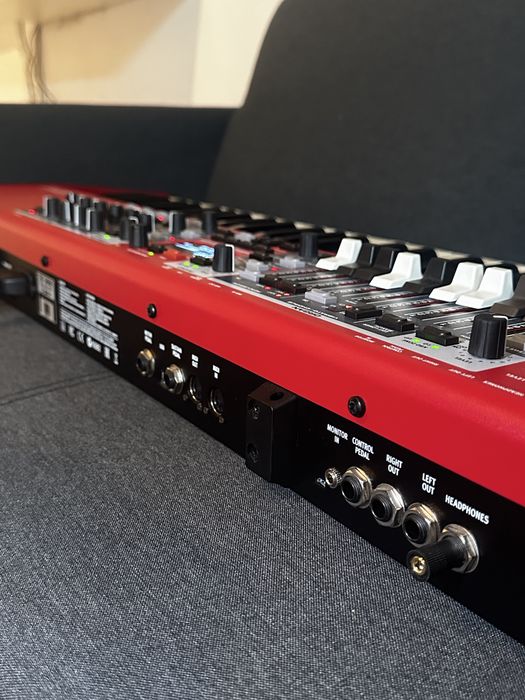 Nord electro 6D 61