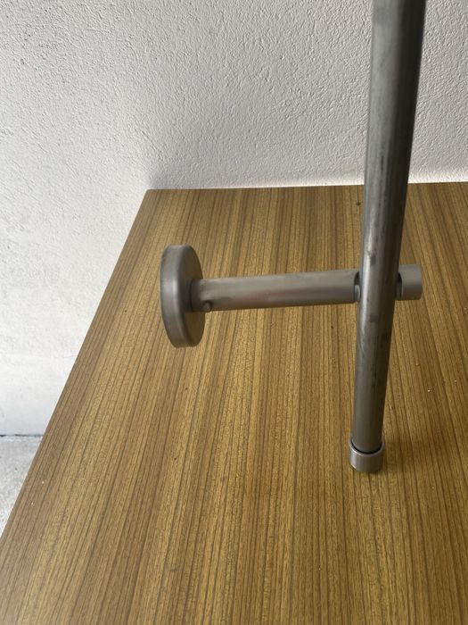Karnisze metalowe