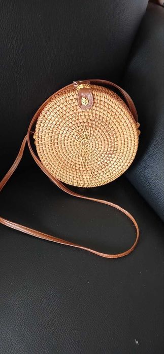 Продам сумку из ротанга