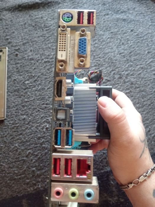 Продам комплект gigabyte ga a75m-D2H