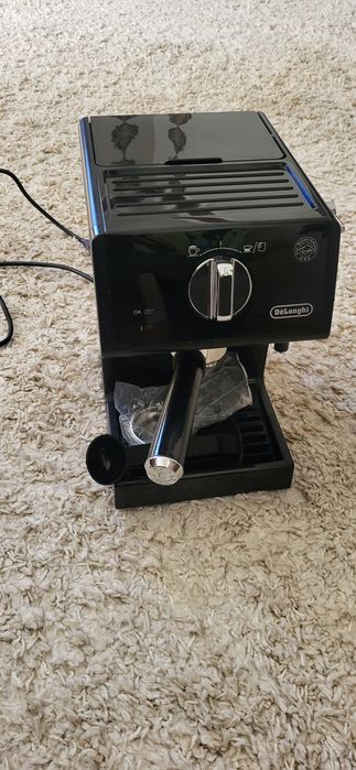 Продам кавоварку Delonghi EPC 31.21