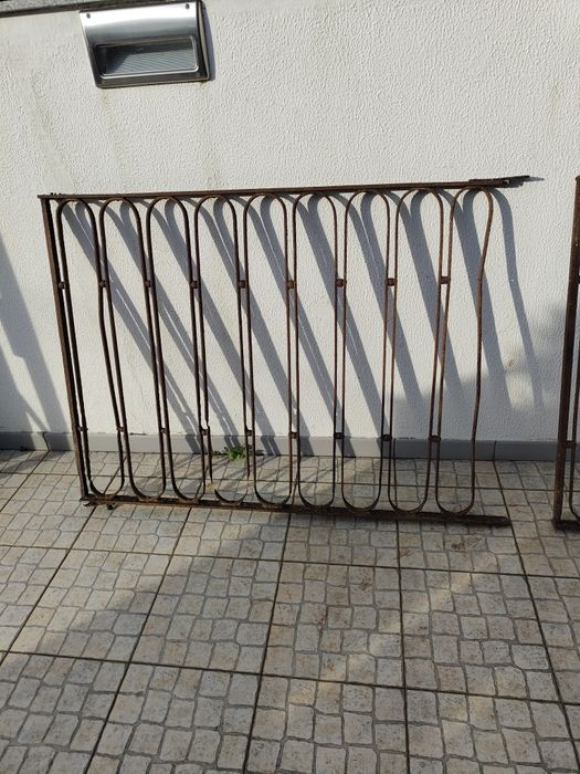Gradeamentos Antigos em Ferro Maciço de Varanda