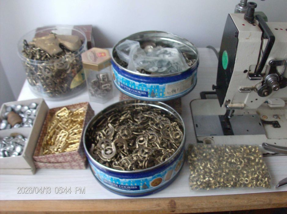 Maquina de costura marca global elétrica triplo arrasto