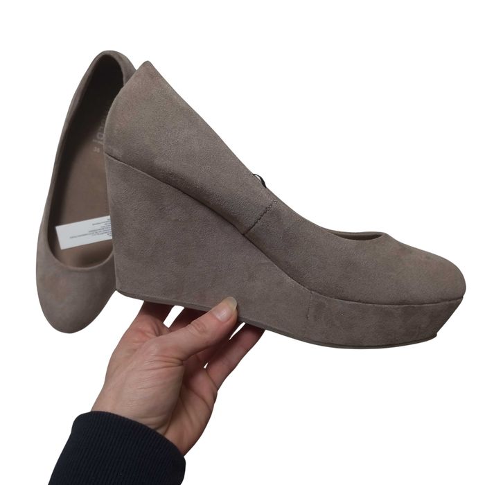 Nowe z metką pantofle zamszowe na koturnie H&M rozmiar 38