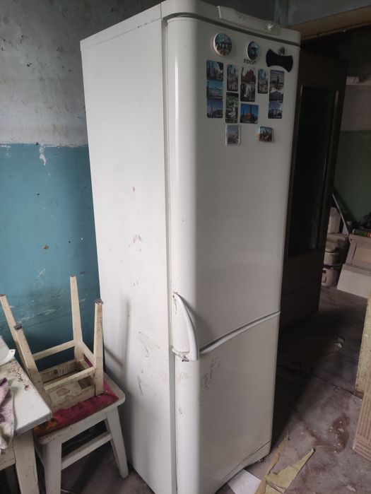 Холодильник індезіт