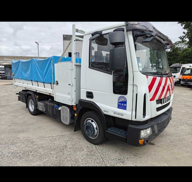 Camião basculante Iveco