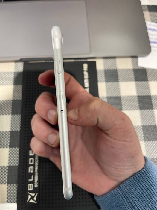 iPhone 7, Silver, 32 GB