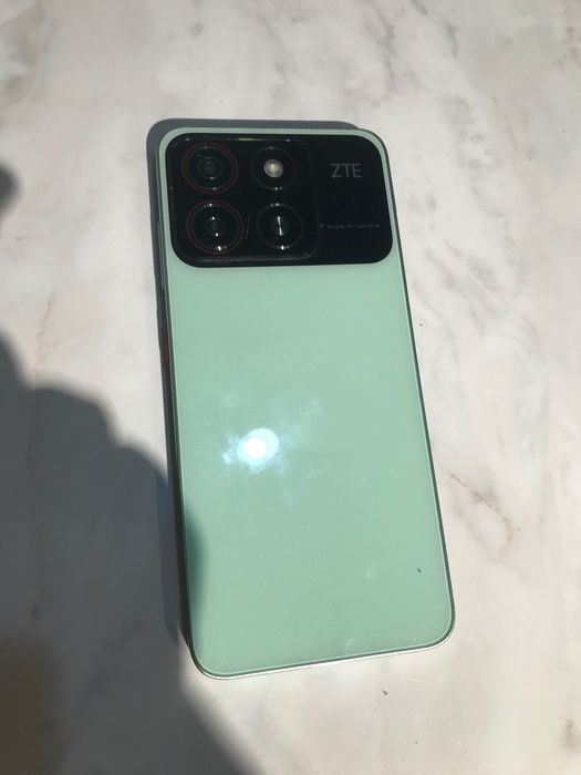 Продам телефон ZTE Blade A35