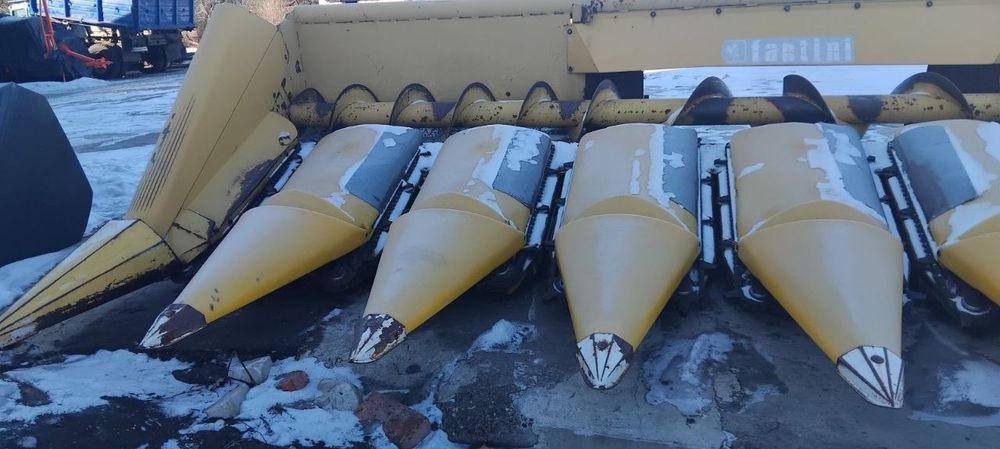 Кукурудзяна жниварка фантіні 2003р.
Робочій задовільний стан,адаптація