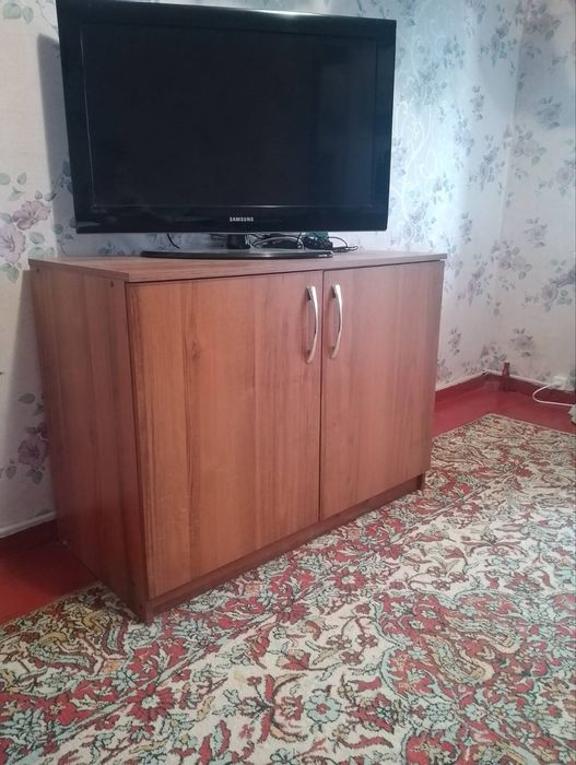 Тумба з телевізором,тумба 1000 грн телевізор 2500грн