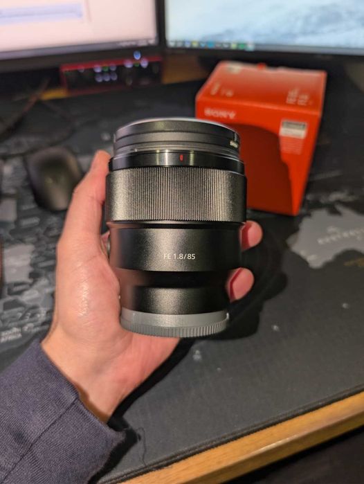 Sony FE 85mm f/1.8
