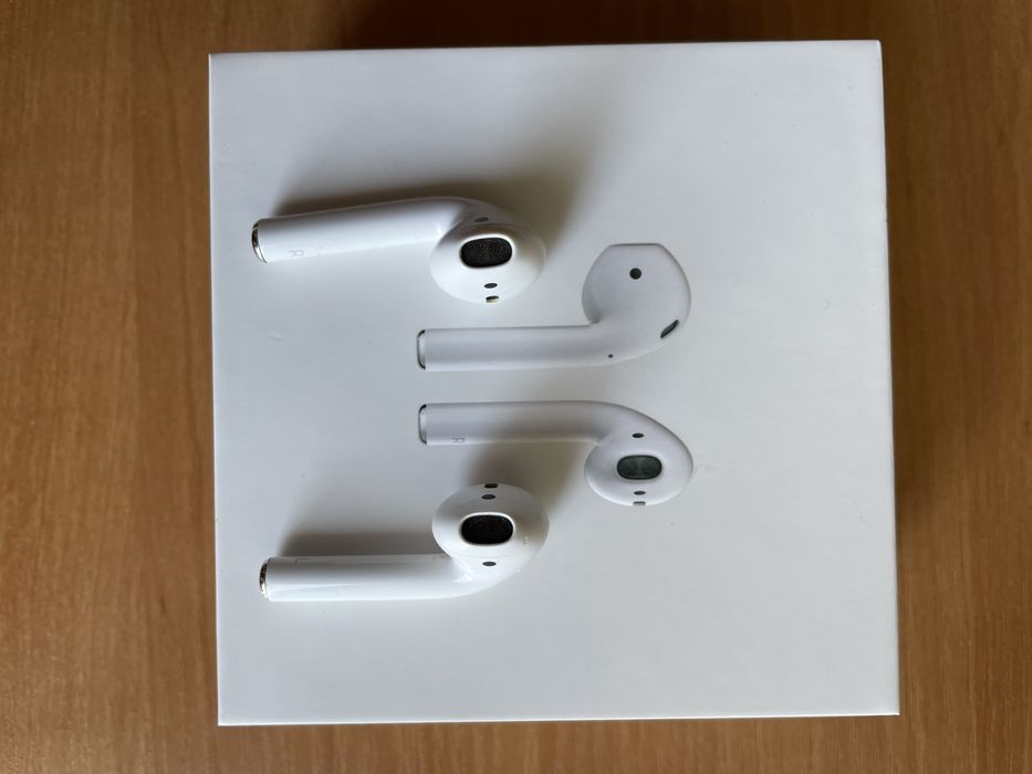Навушники Apple AirPods