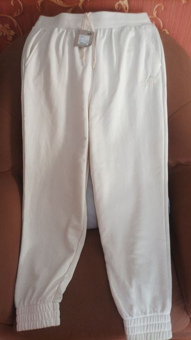 Спортивні штани Puma ESS+ Embroidery Pants розмір L білі, нові