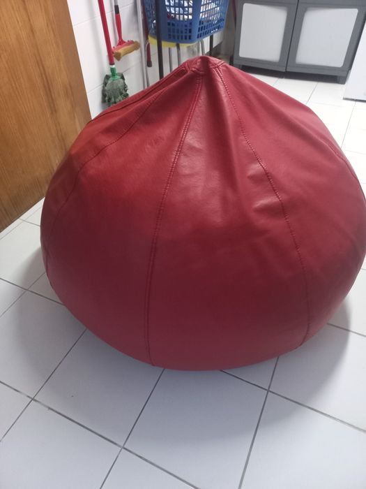 Puff em pele VERMELHO