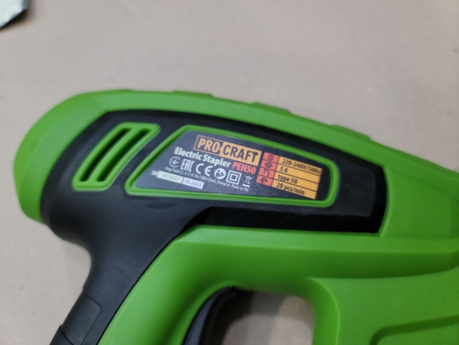 Степлер електричний для скоб і цвяхів Procraft PEH50 Електростеплер