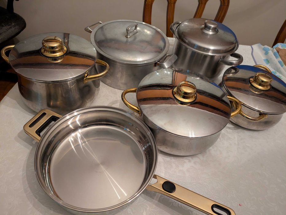 Panelas em bom estado de conservação