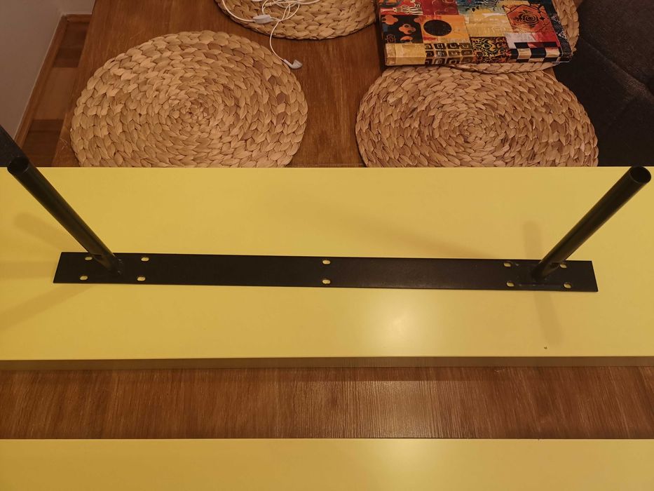 Żółta półka ścienna IKEA Lack 110x26cm