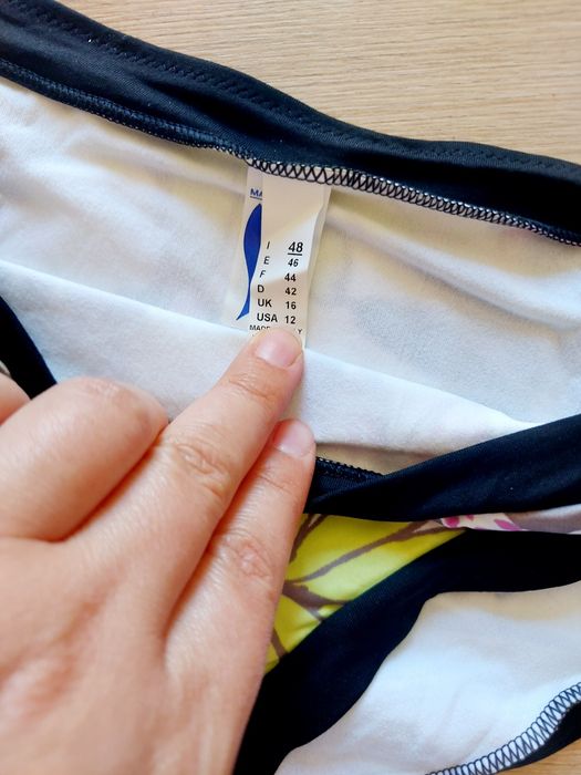 Cueca biquini branca florida