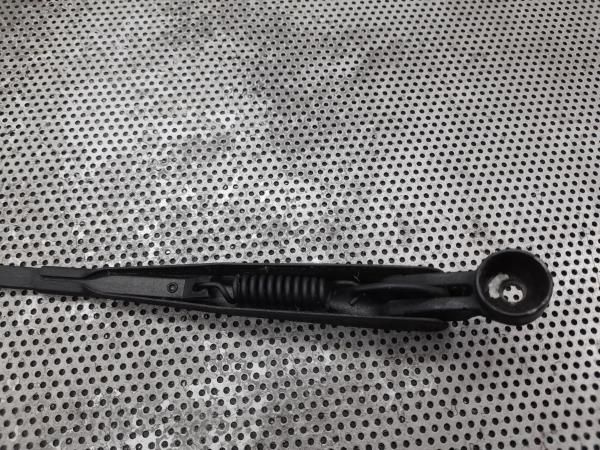 Haste / braço de escova limpa vidros trás MAZDA 323 P V (BA)