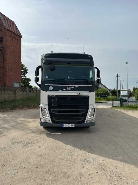 wynajem ciągnika siodłowego oraz zestawu VOLVO,  MAN, MERCEDES