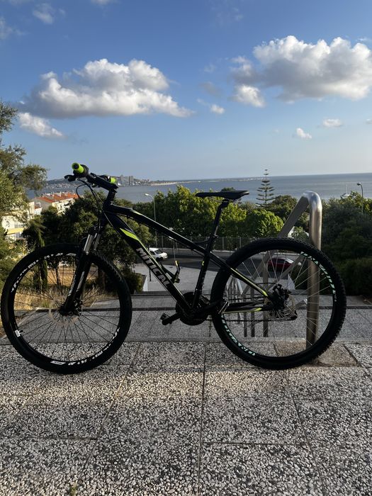 Bicicleta Mítical como nova; travao de disco/ roda 27,5