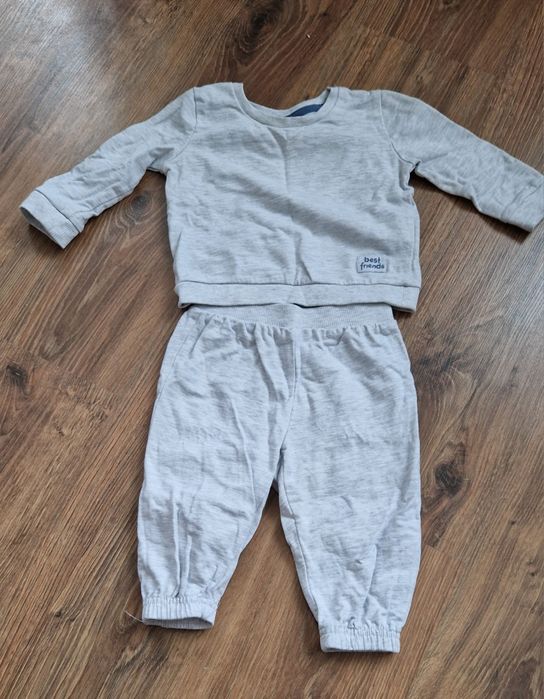 6 kompletów dresowych