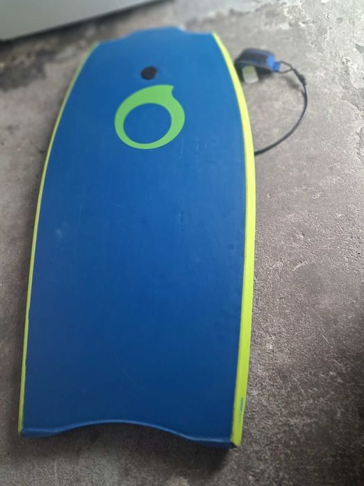 Bodyboar azul e verde