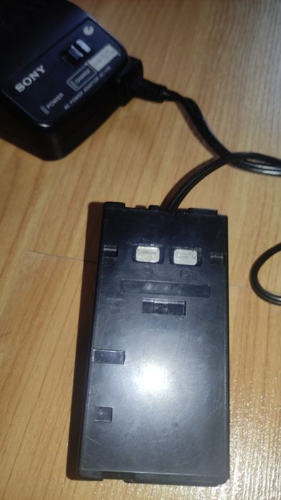 Carregar Sony AC-V16 de Câmara de Filmar