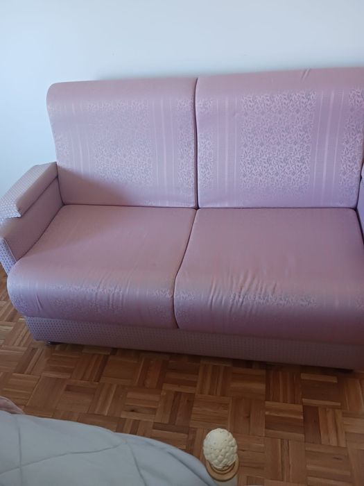 Sofá côr de rosa