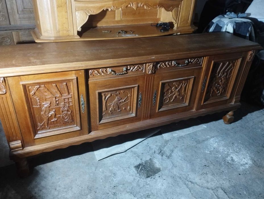 Komoda ładnie rzeźbiona 50x90x220