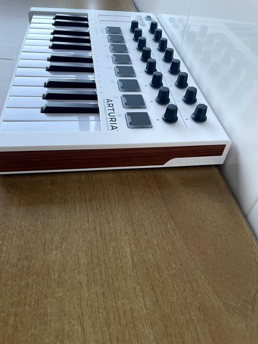 Arturia MiniLab MkII – Controlador MIDI USB