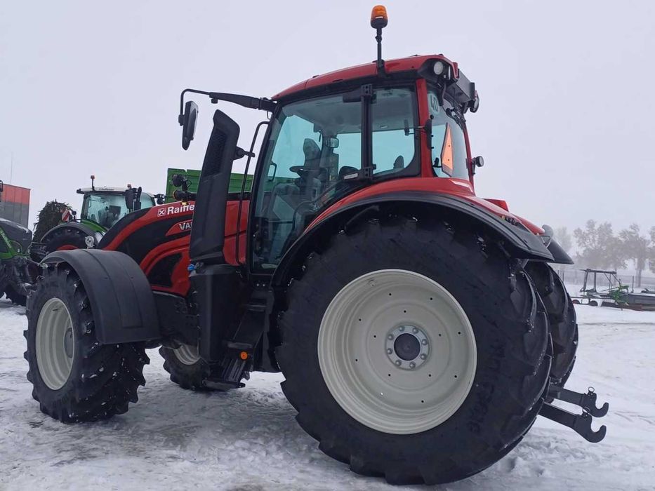 VALTRA T175 Versu