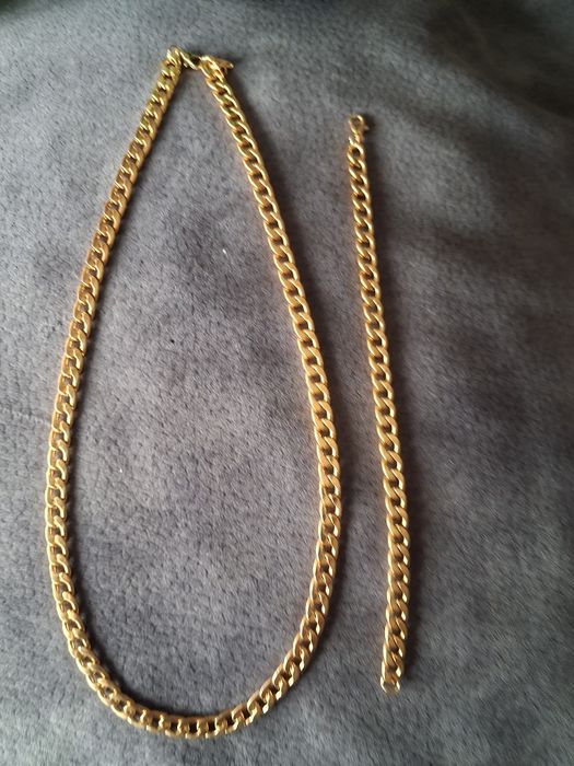 Conjunto de relógio colar e pulseira dourado