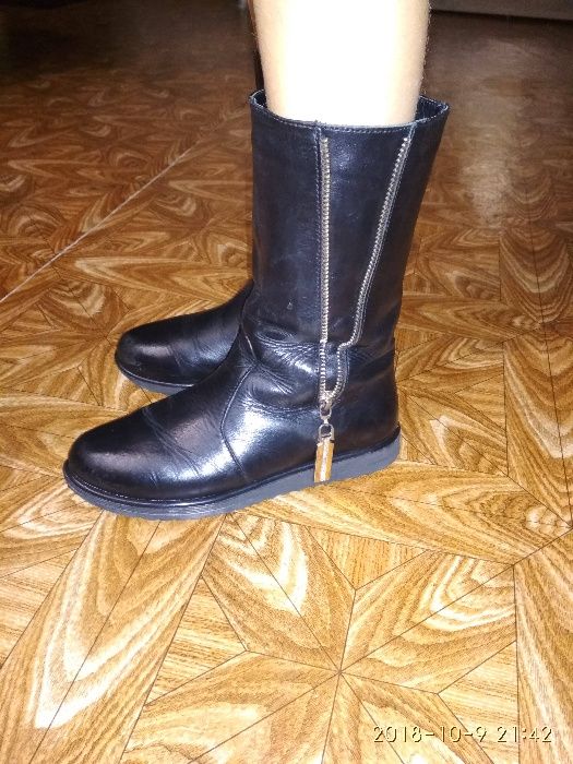 Продам кожаные зимние ботинки на девочку