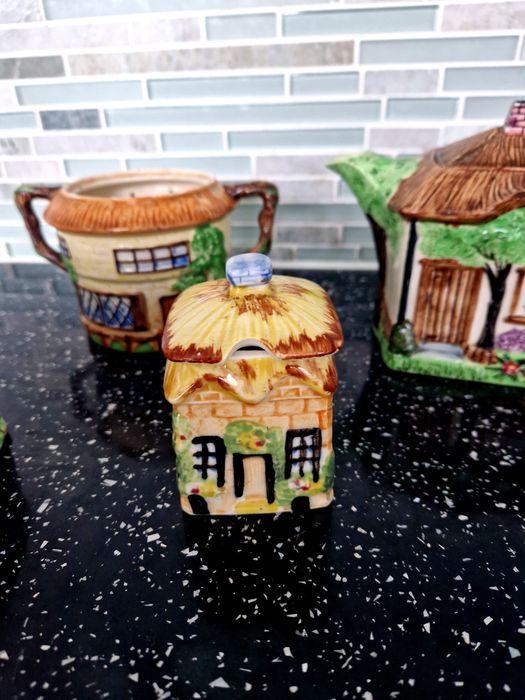 Angielski zestaw ceramiki Cottage Ware