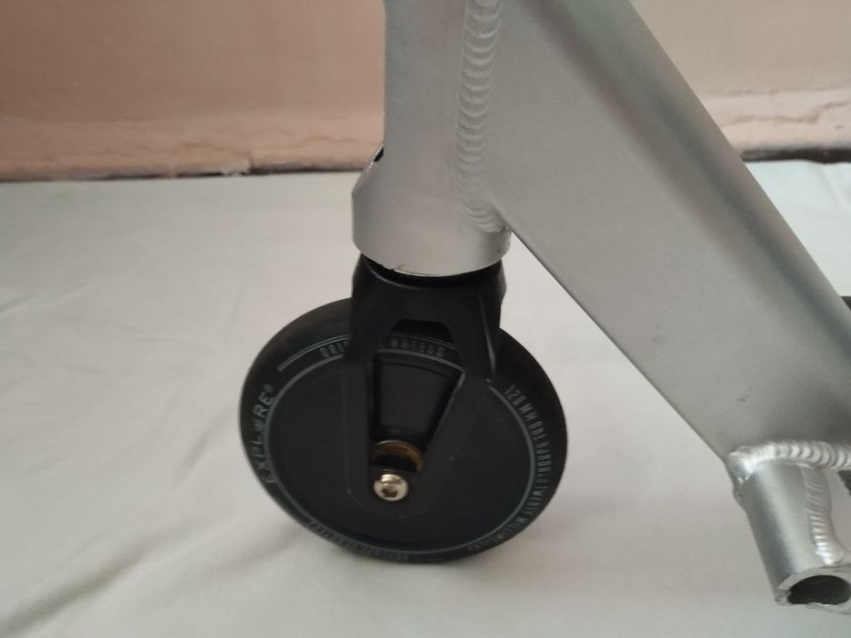 Продам трюковий самокат Explore ZOOM II (LIGHT GRAY / срібло)