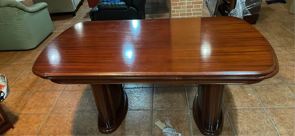 Mesa de sala de jantar