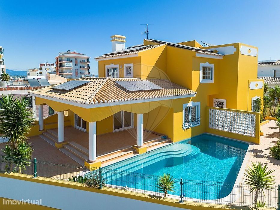 Moradia T5 para venda