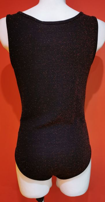 Piękne połyskujące body dekold brokat