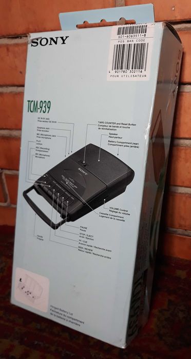новый кробочный SONY TCM-939 кассетный магнитофонон с Германии