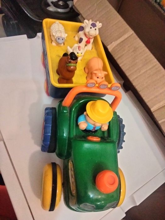 Трактор фермера музыкальный