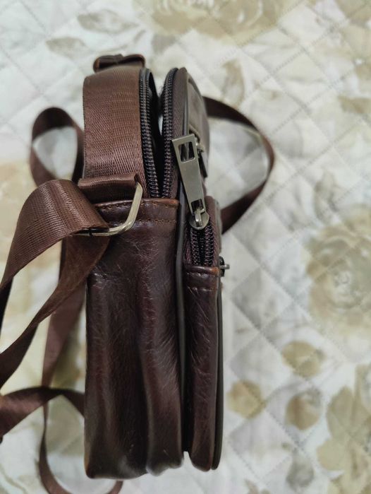 Mala tiracolo em pele genuína em excelente estado