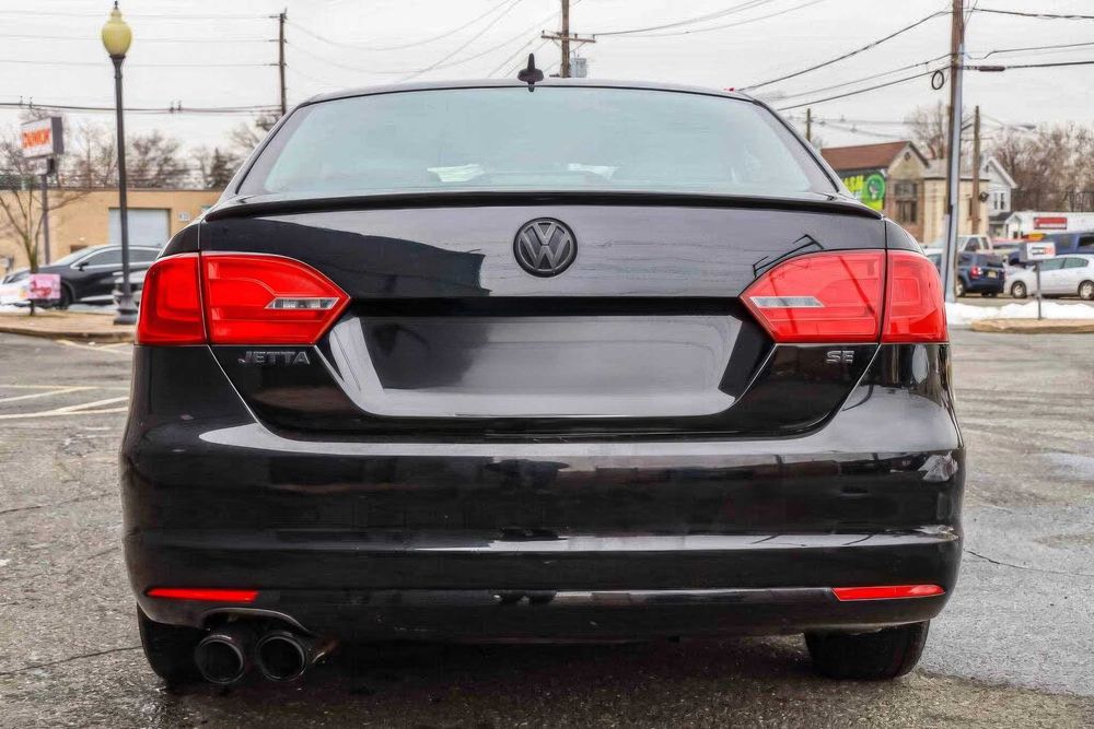 Volkswagen Jetta      2013