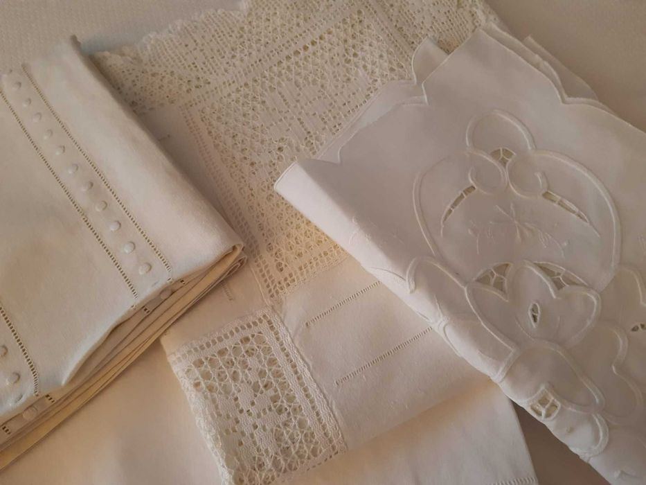 Toalha de mesa bordada