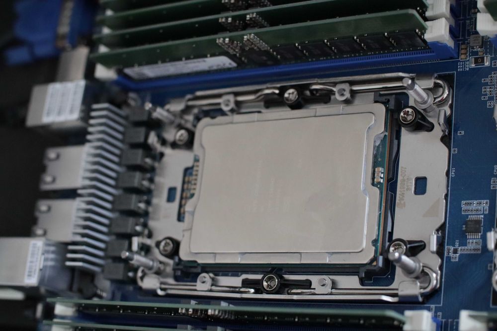 Supermicro X13DEI + пара Intel Xeon Platinum 8490H LGA4677 120/240 ядер DDR5 RDIMM PCI-E 5.0