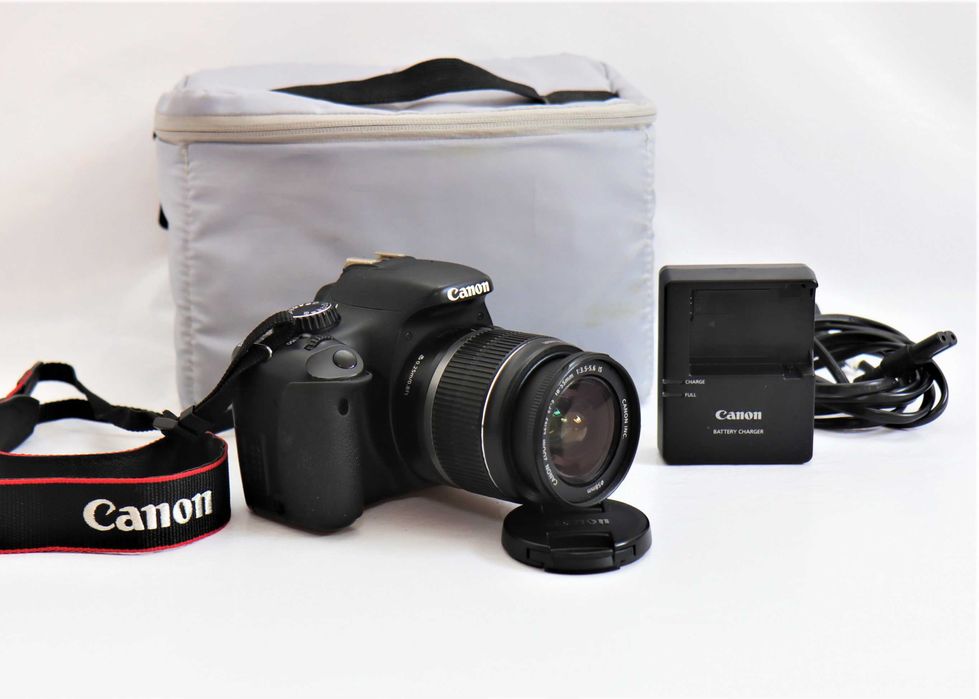 Canon 550D com lente Canon 18-55mm máquina fotográfica digital reflex