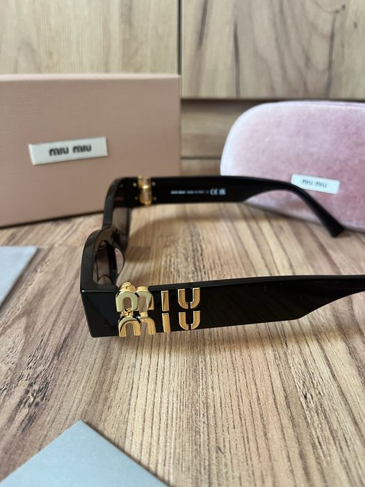 Okulary przeciwsłonczne Miu Miu